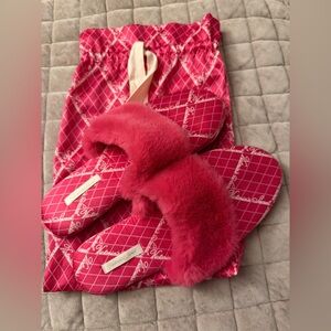 Victoria’s Secret Slippers With Dust Bag Size L
